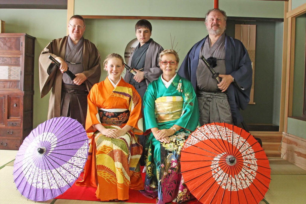dressing kimono